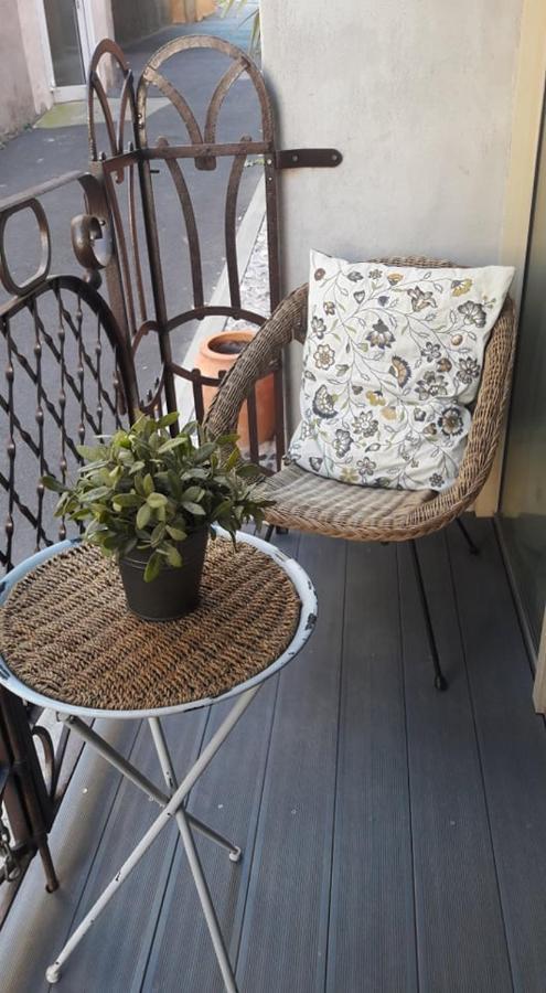Joli Loft Dans Village Pittoresque Peret Exterior photo